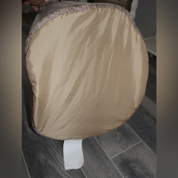 Precious Tails Leopard Crown Small Dog Bed - Picture 3 of 11